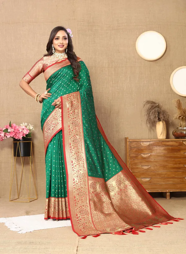 Green_Soft_Silk_With_Zari_Weaving_Design_And_Rich_Zari_Weaving_Pallu_Contrast_Border_Saree