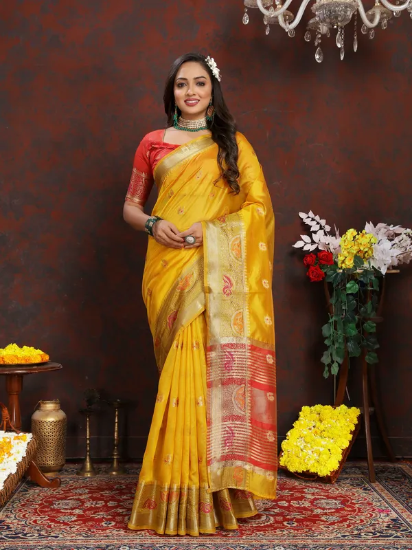 Yellow_Soft_Organza_Silk_Saree_with_Meenakari_Weaving_Motifs_and_Zari