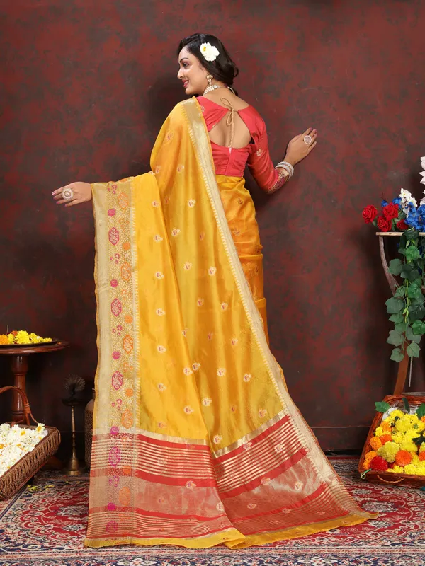 Yellow_Soft_Organza_Silk_With_Meenakari_Weaving_Motifs_And_Zari_Weaving_Pallu_Saree