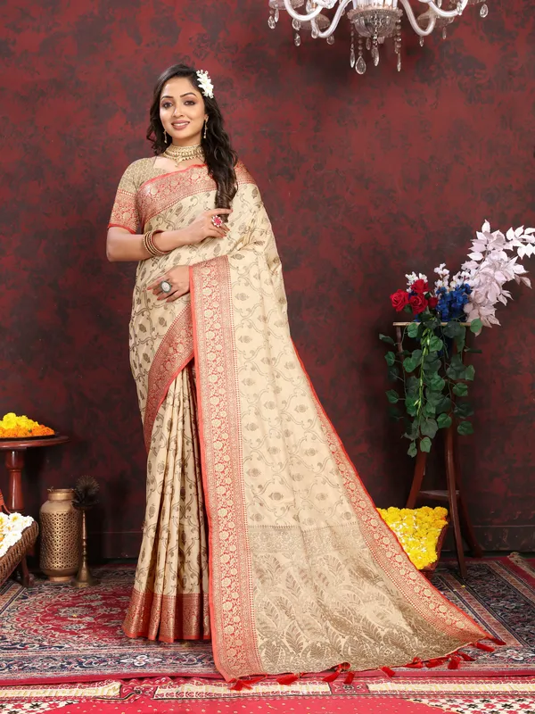 Cream_Soft_Katan_Silk_With_Zari_Weaving_Design_And_Zari_Weaving_Pallu_Border_Saree