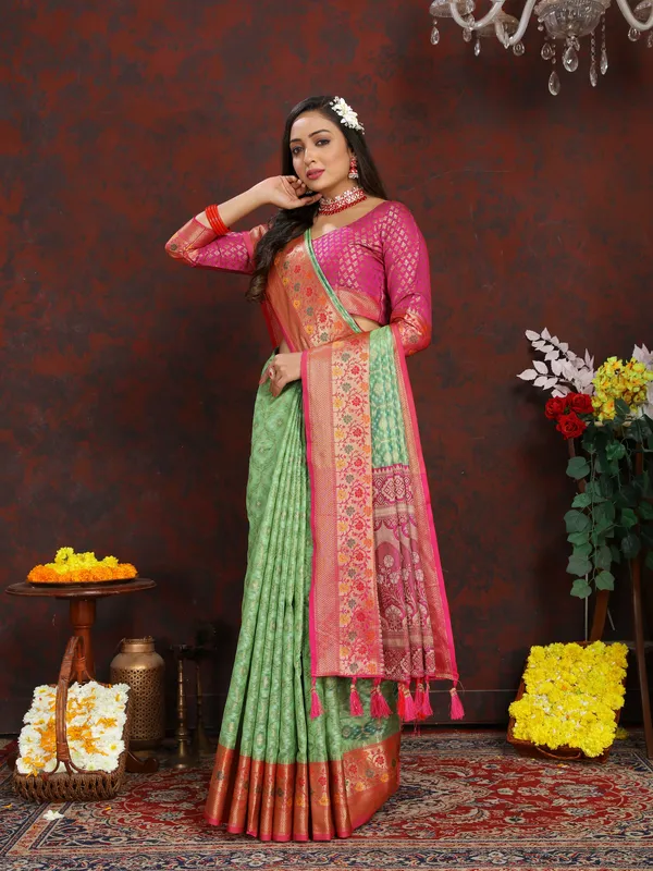 Pista_Green_Soft_Organza_Silk_With_Meenakari_Weaving_Design_And_Rich_Meenakari_Weaving_Pallu_Saree