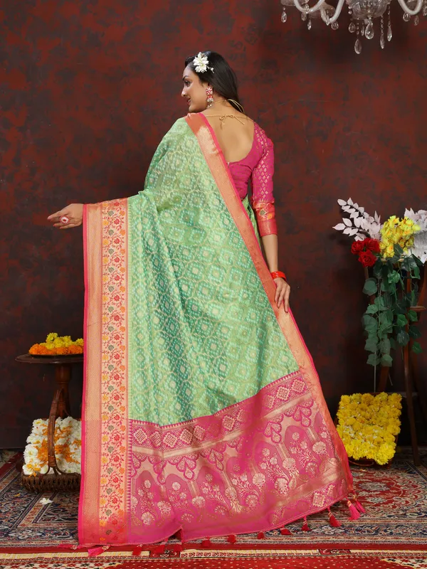 Pista_Green_Soft_Organza_Silk_With_Meenakari_Weaving_Design_And_Rich_Meenakari_Weaving_Pallu_Saree