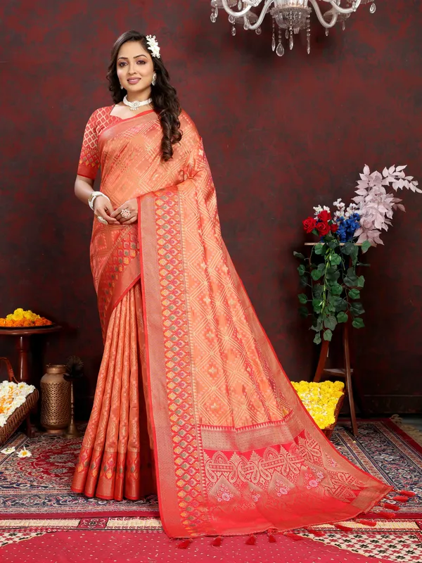 Peach_Soft_Organza_Silk_With_Meenakari_Weaving_Design_And_Rich_Meenakari_Weaving_Pallu_Saree