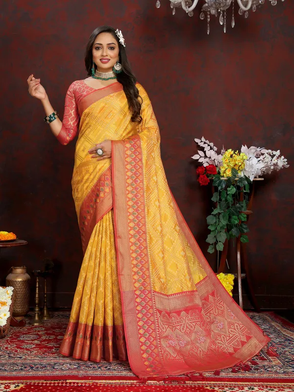 Yellow_Soft_Organza_Silk_With_Meenakari_Weaving_Design_And_Rich_Meenakari_Weaving_Pallu_Saree