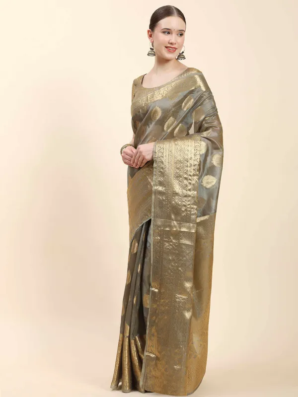 Grey_Organza_Silk_With_Beautiful_Gold_Zari_Weaving_With_Rich_Pallu_Saree