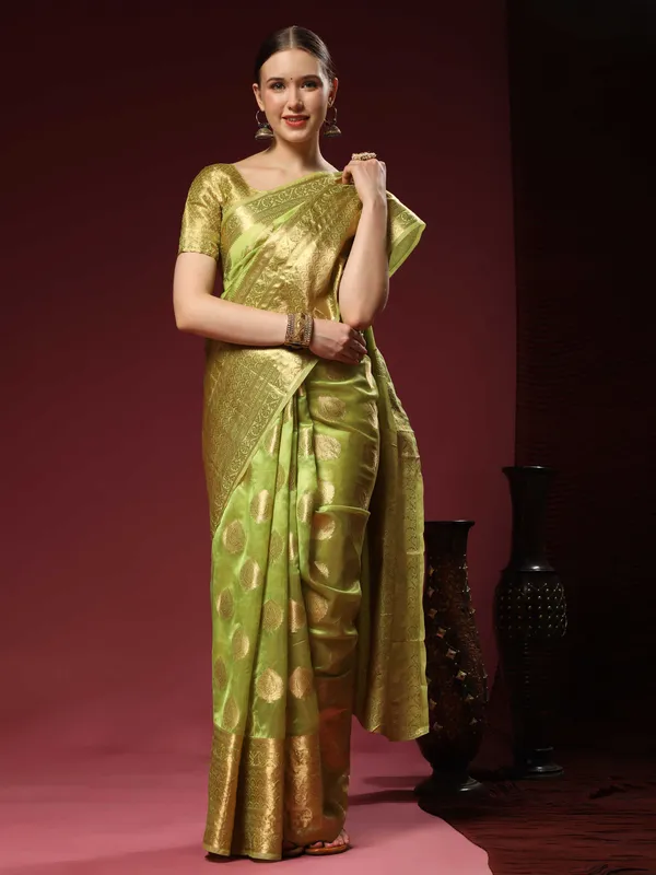 Parrot_Green_Organza_Silk_With_Beautiful_Gold_Zari_Weaving_With_Rich_Pallu_Saree