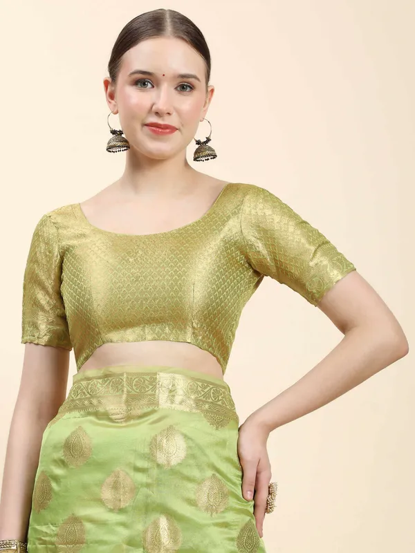 Parrot_Green_Organza_Silk_With_Beautiful_Gold_Zari_Weaving_With_Rich_Pallu_Saree