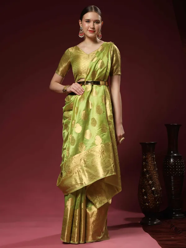 Parrot_Green_Organza_Silk_With_Beautiful_Gold_Zari_Weaving_With_Rich_Pallu_Saree
