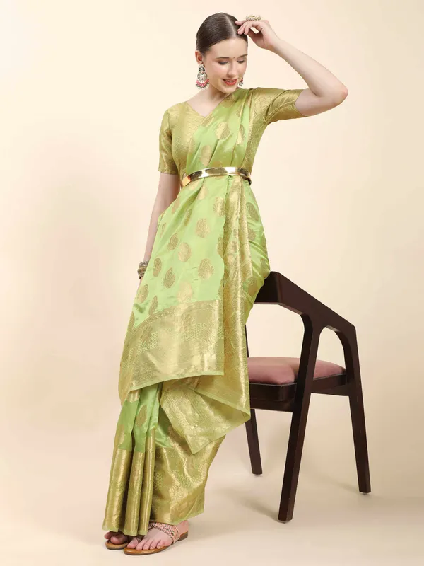 Parrot_Green_Organza_Silk_With_Beautiful_Gold_Zari_Weaving_With_Rich_Pallu_Saree