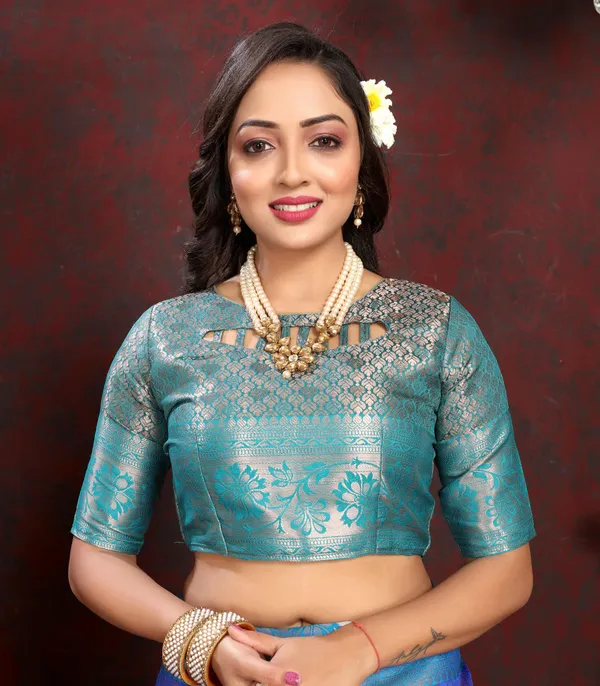 Navy_Blue_Lichi_Silk_With_Beautiful_Sliver_And_Cooper_Zari_Weaving_With_Rich_Pallu_Saree