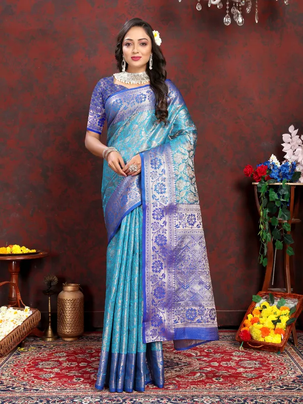 Blue_Lichi_Silk_With_Beautiful_Sliver_And_Cooper_Zari_Weaving_With_Rich_Pallu_Saree