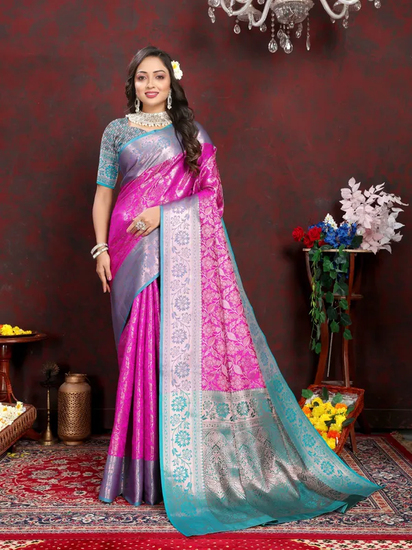 Pink_Lichi_Silk_With_Beautiful_Sliver_And_Cooper_Zari_Weaving_With_Rich_Pallu_Saree