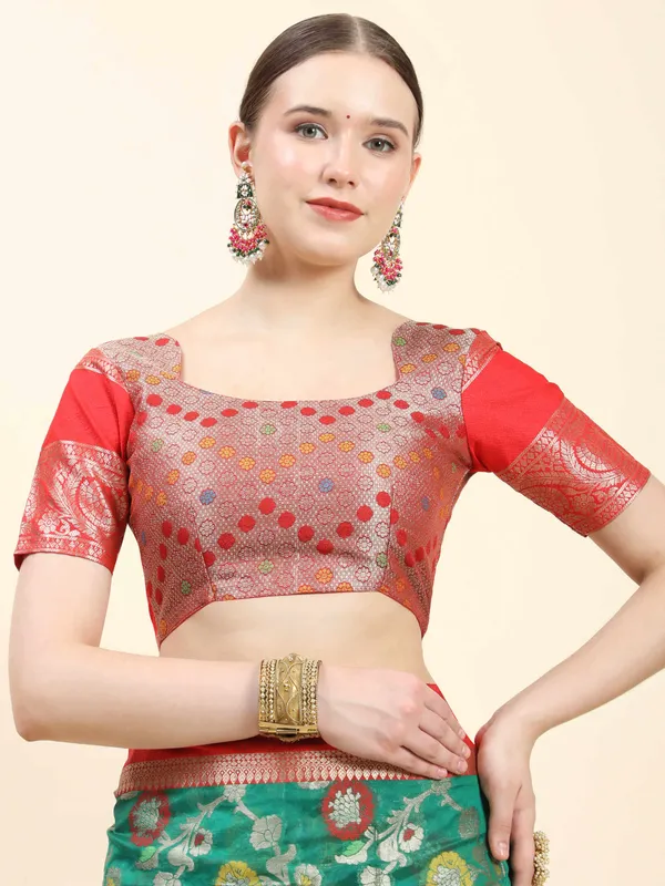 Olive_Greem_Pure_Lichi_Silk_With_Beautiful_Gold_Zari_Weaving_With_Heavy_Rich_Pallu_Saree