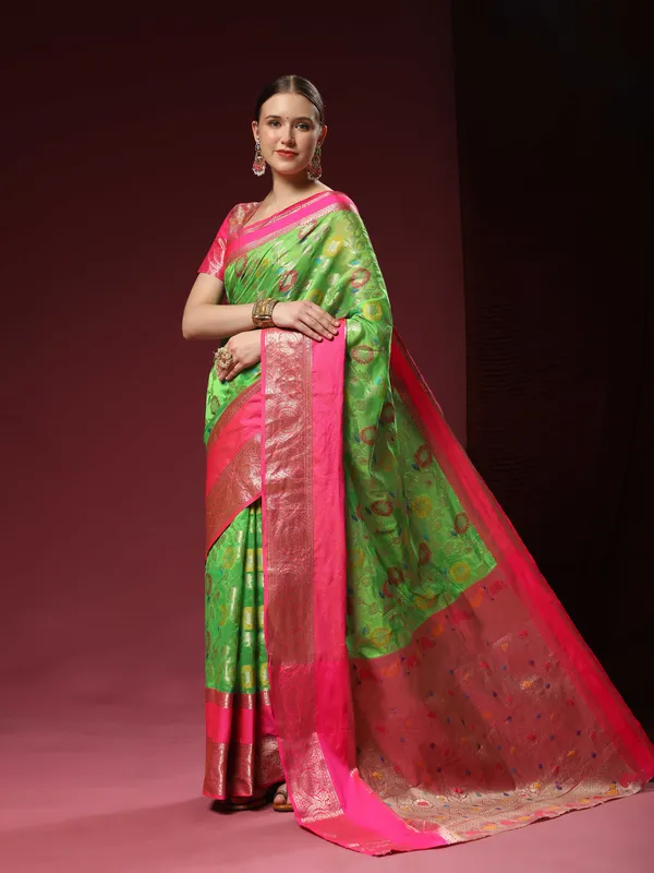Green_Pure_Lichi_Silk_With_Beautiful_Gold_Zari_Weaving_With_Heavy_Rich_Pallu_Saree