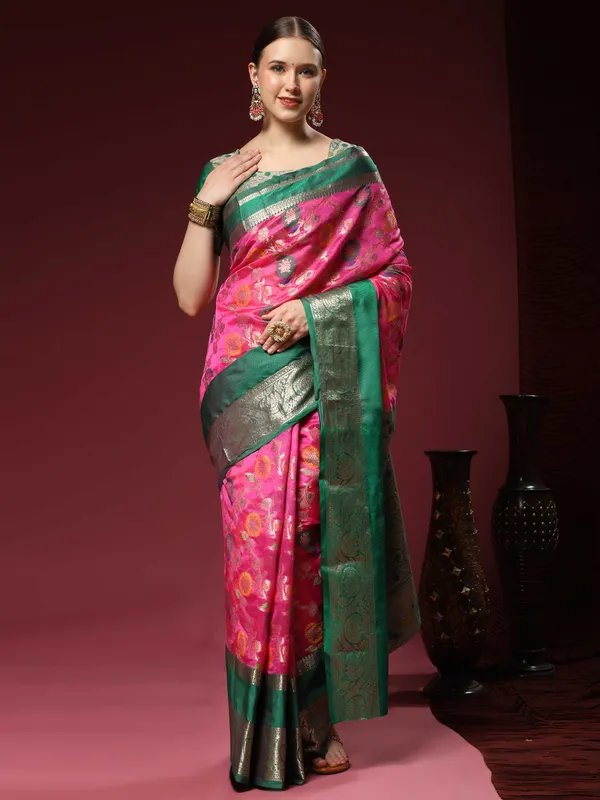 Pink_Pure_Lichi_Silk_With_Beautiful_Gold_Zari_Weaving_With_Heavy_Rich_Pallu_Saree