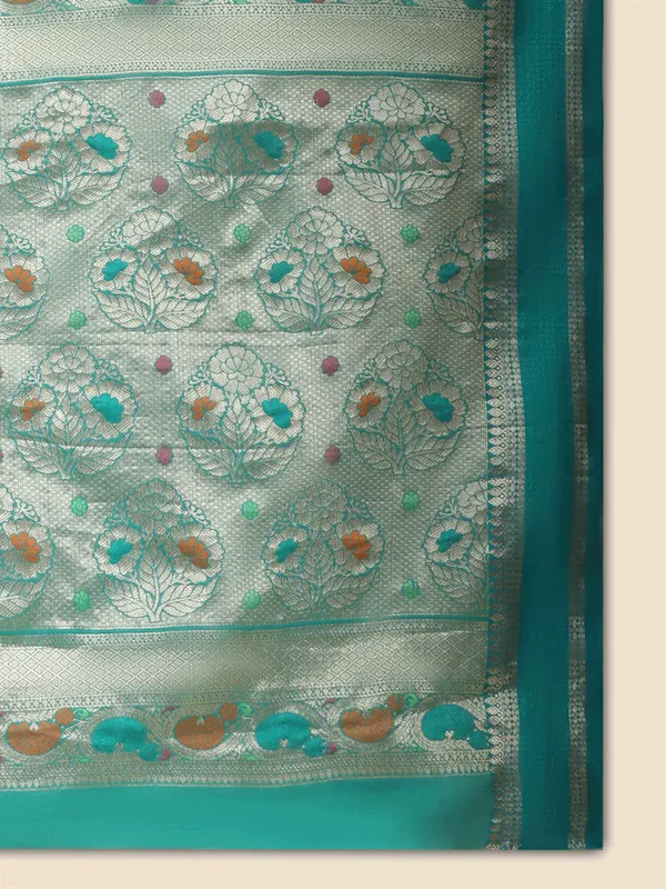Yellow_Pure_Lichi_Silk_With_Beautiful_Gold_Zari_Weaving_With_Heavy_Rich_Pallu_Saree
