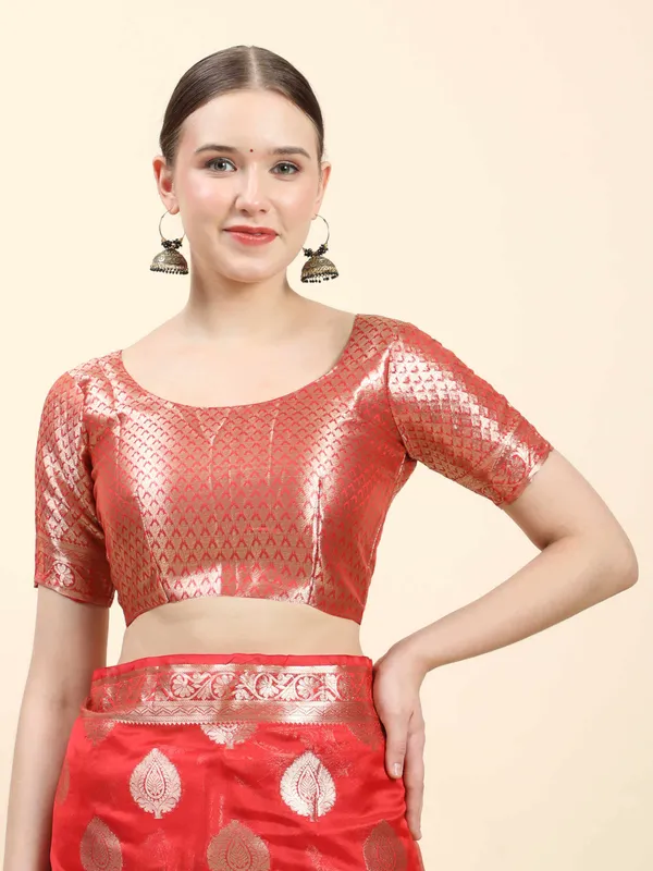 Red_Organza_Silk_With_Beautiful_Gold_Zari_Weaving_With_Rich_Pallu_Saree