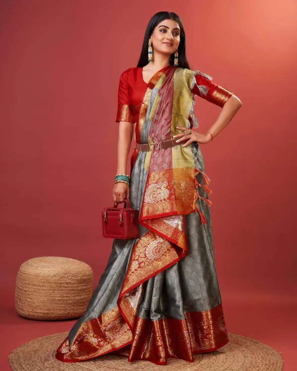 Grey_Rich_Cotton_Jacquard_Silk_Contrast_Pallu_And_Heavy_Jacquard_Zari_Weaving_Saree_&_Contrast_Blouse