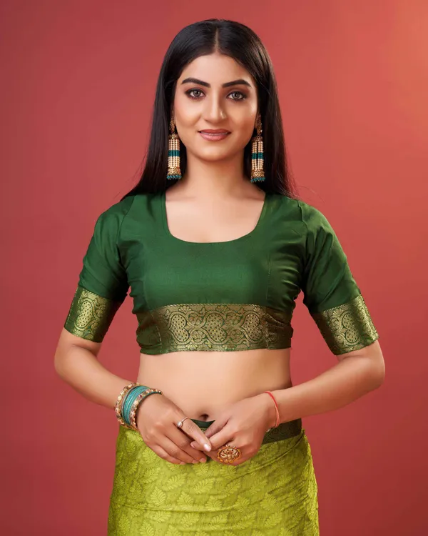 Parrot_Green_Rich_Cotton_Jacquard_Silk_Contrast_Pallu_And_Heavy_Jacquard_Zari_Weaving_Saree_&_Contrast_Blouse