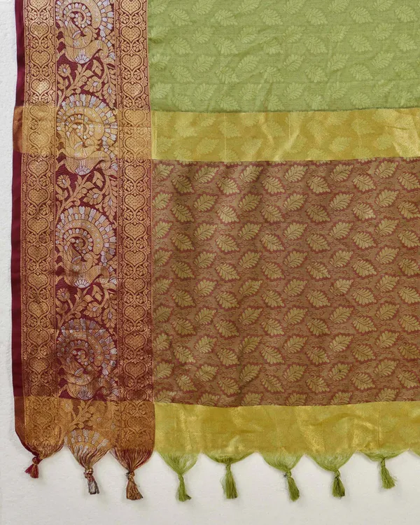 Green_Cotton_Jacquard_Silk_Saree_with_Contrast_Pallu_&_Zari_Weaving