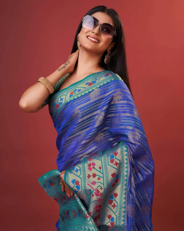 Royal_Blue_Pure_Lichi_Silk_With_Beautiful_Gold_Zari_Weaving_With_Heavy_Rich_Pallu_Saree