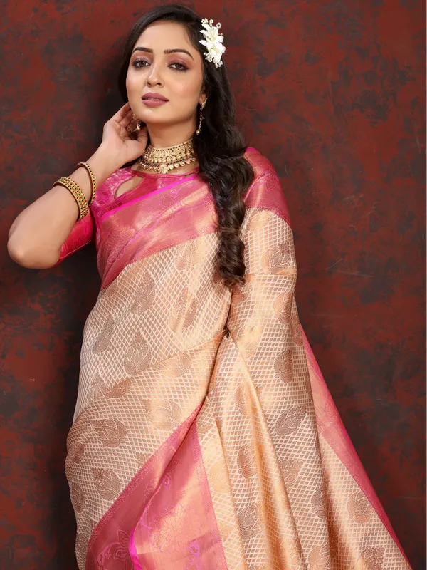 Cream_Lichi_Silk_With_Beautiful_Gold_And_Silver_Zari_Weaving_With_Rich_Pallu_Saree