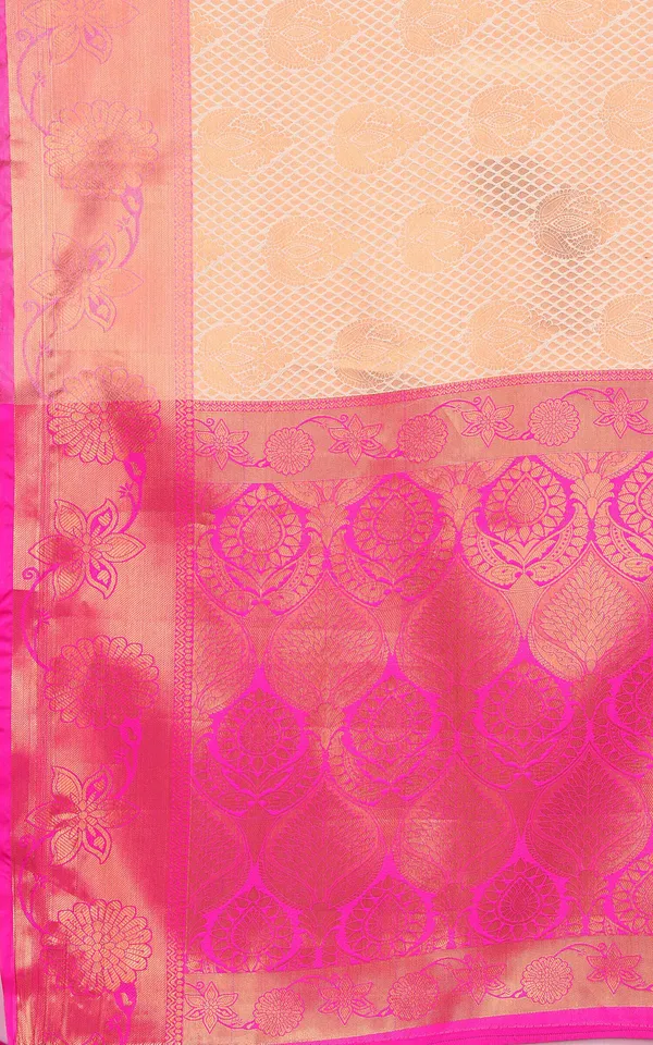 Cream_Lichi_Silk_With_Beautiful_Gold_And_Silver_Zari_Weaving_With_Rich_Pallu_Saree