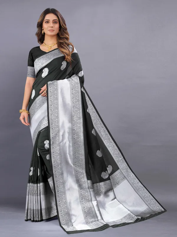 Black_Amazing_Ethnic_Wear_Silk_Traditional_Saree