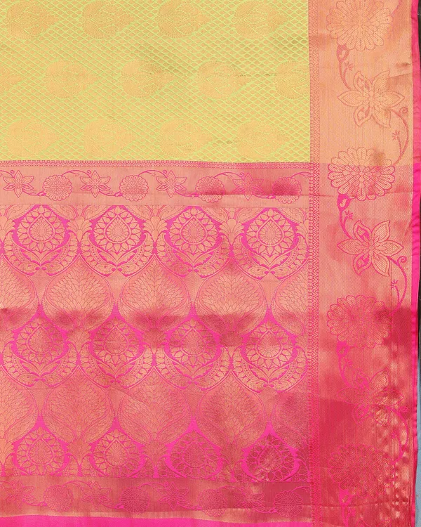 Gold_Lichi_Silk_With_Beautiful_Gold_And_Silver_Zari_Weaving_With_Rich_Pallu_Saree