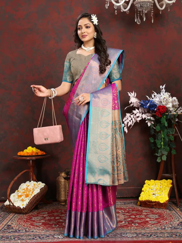 Pink_Lichi_Silk_With_Beautiful_Gold_And_Cooper_Zari_Weaving_With_Rich_Pallu_Saree