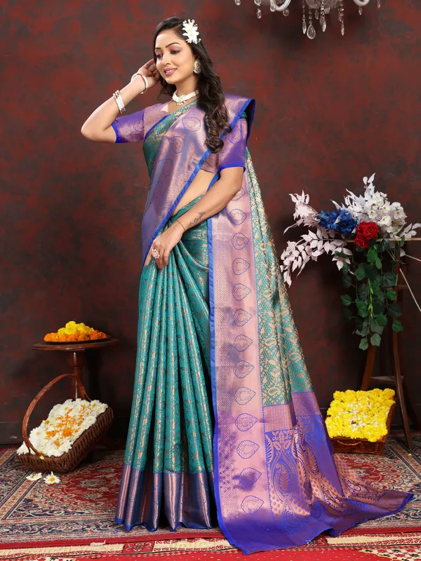 Green_Lichi_Silk_With_Beautiful_Gold_And_Cooper_Zari_Weaving_With_Rich_Pallu_Saree