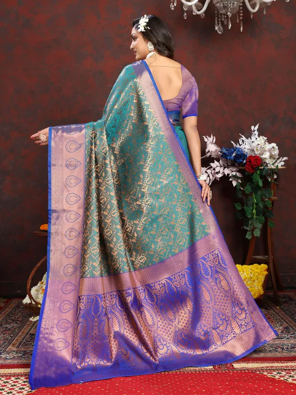 Green_Lichi_Silk_With_Beautiful_Gold_And_Cooper_Zari_Weaving_With_Rich_Pallu_Saree