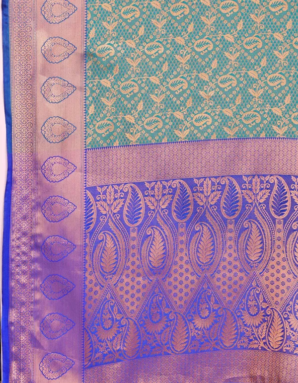 Green_Lichi_Silk_With_Beautiful_Gold_And_Cooper_Zari_Weaving_With_Rich_Pallu_Saree