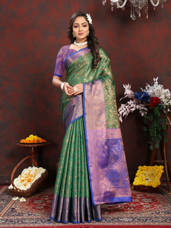 Olive_Green_Lichi_Silk_With_Beautiful_Gold_And_Cooper_Zari_Weaving_With_Rich_Pallu_Saree