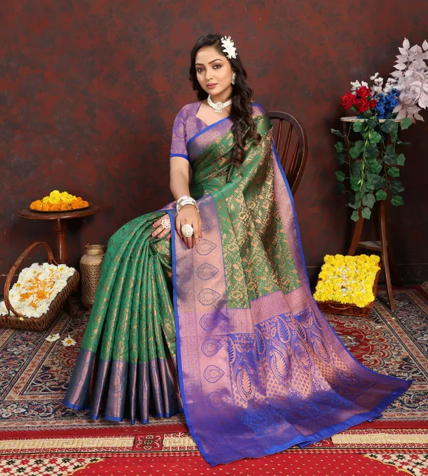 Olive_Green_Lichi_Silk_With_Beautiful_Gold_And_Cooper_Zari_Weaving_With_Rich_Pallu_Saree