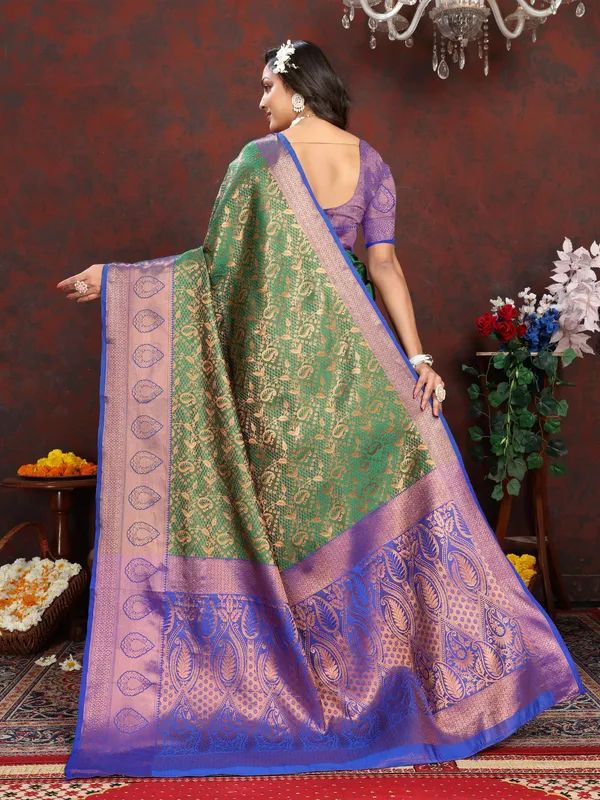 Olive_Green_Lichi_Silk_With_Beautiful_Gold_And_Cooper_Zari_Weaving_With_Rich_Pallu_Saree