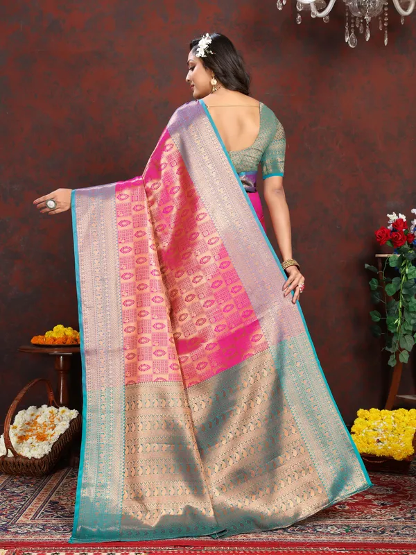 Peach_Lichi_Silk_With_Beautiful_Gold_And_Silver_Zari_Weaving_With_Rich_Pallu_Saree