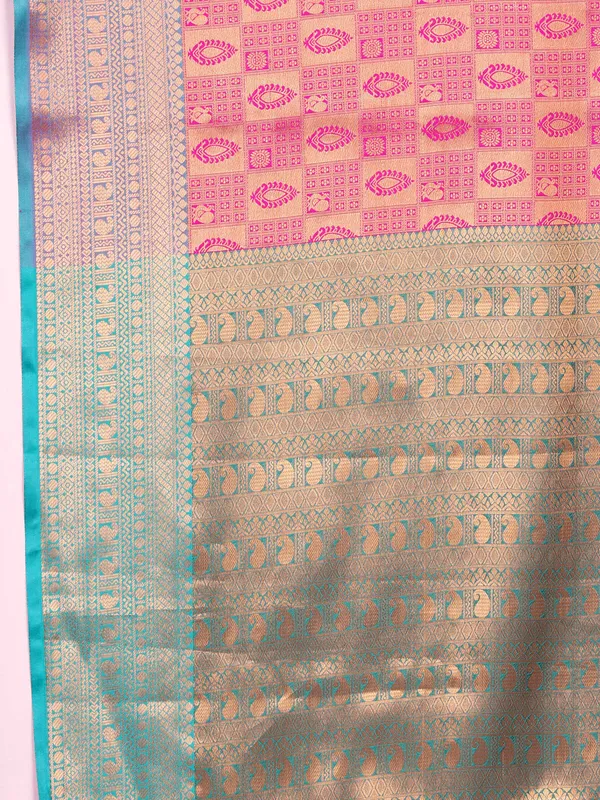 Peach_Lichi_Silk_With_Beautiful_Gold_And_Silver_Zari_Weaving_With_Rich_Pallu_Saree