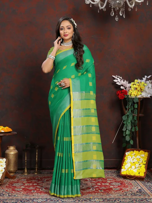 Green_Soft_Cotton_Dobi_Jacquard_Silk_Saree_And_Contrast_Pallu_Contrast_Matching_Blouse