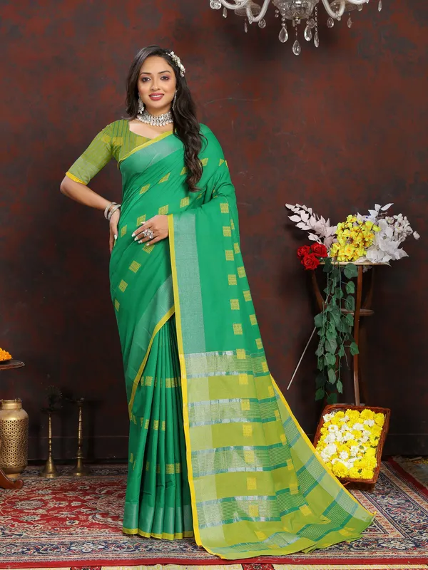 Green_Soft_Cotton_Dobi_Jacquard_Silk_Saree_And_Contrast_Pallu_Contrast_Matching_Blouse