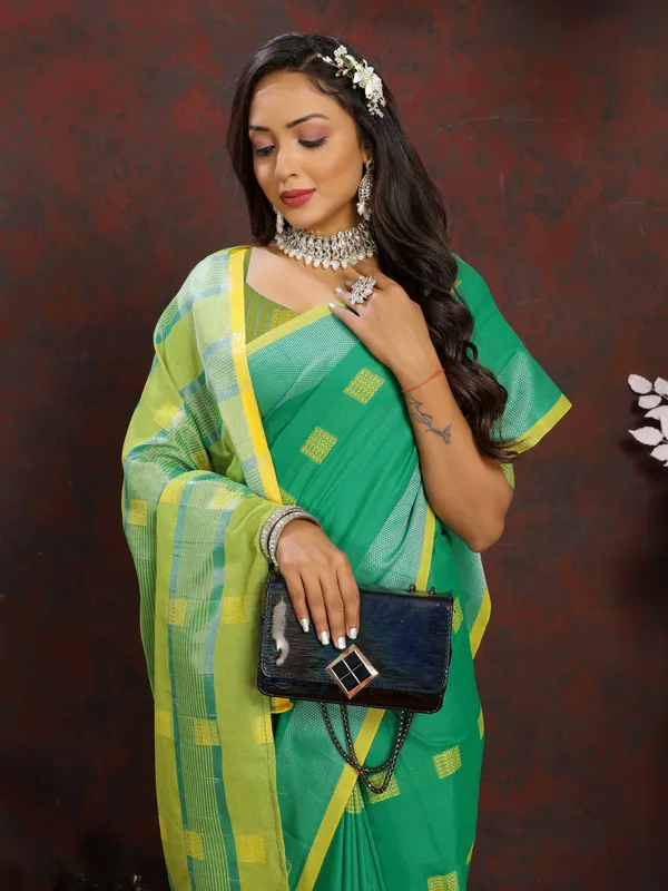 Green_Soft_Cotton_Dobi_Jacquard_Silk_Saree_And_Contrast_Pallu_Contrast_Matching_Blouse