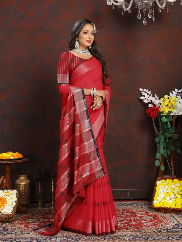 Red_Soft_Cotton_Dobi_Jacquard_Silk_Saree_And_Contrast_Pallu_Contrast_Matching_Blouse