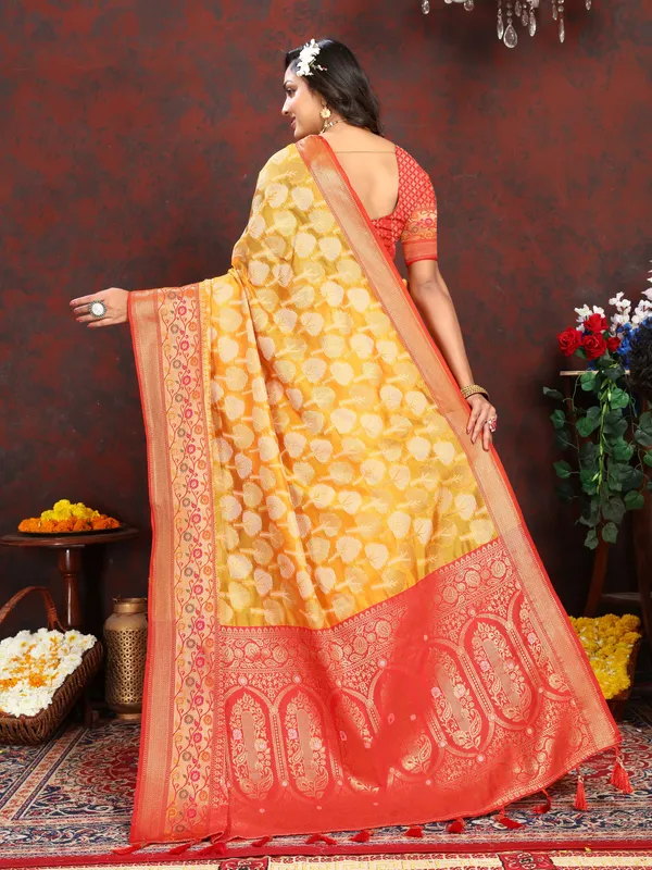 Yellow_Soft_Organza_Silk_With_Meenakari_Weaving_Design_Pallu_Saree
