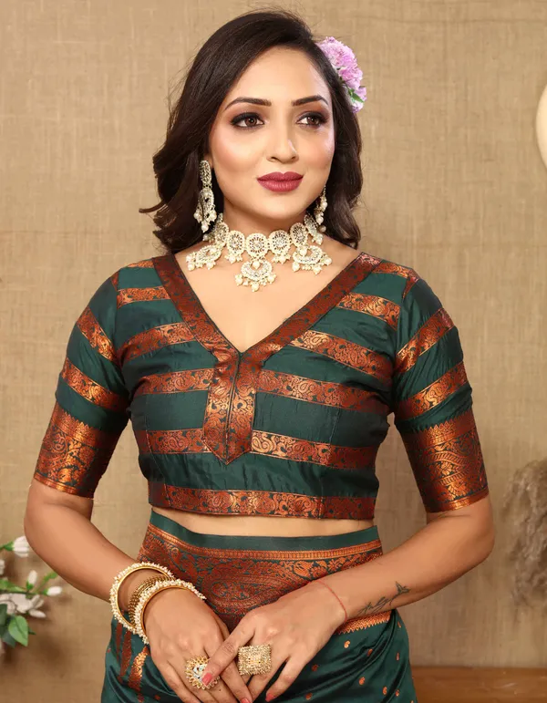 Olive_Green_Soft_Silk_With_Copper_Zari_Weaving_Design_And_Rich_Zari_Weaving_Pallu_Saree