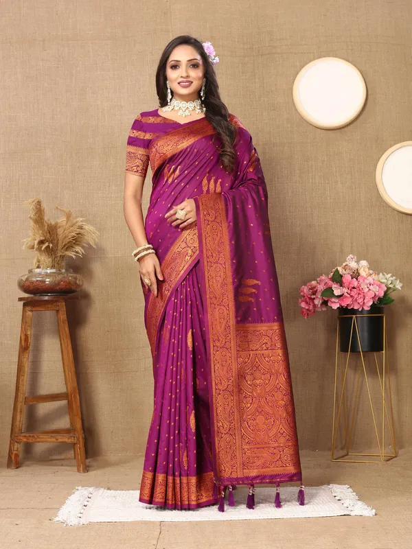 Majenta_Soft_Silk_With_Copper_Zari_Weaving_Design_And_Rich_Zari_Weaving_Pallu_Saree