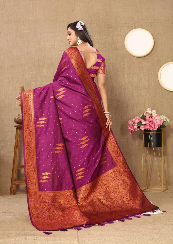 Majenta_Soft_Silk_With_Copper_Zari_Weaving_Design_And_Rich_Zari_Weaving_Pallu_Saree
