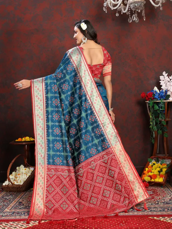 Navy_Blue_Soft_Patola_Silk_With_Meenakari_Zari_Weaving_Patterns_And_Rich_Zari_Weaving_Pallu_Saree