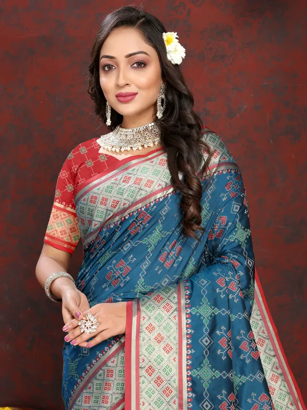 Navy_Blue_Soft_Patola_Silk_With_Meenakari_Zari_Weaving_Patterns_And_Rich_Zari_Weaving_Pallu_Saree