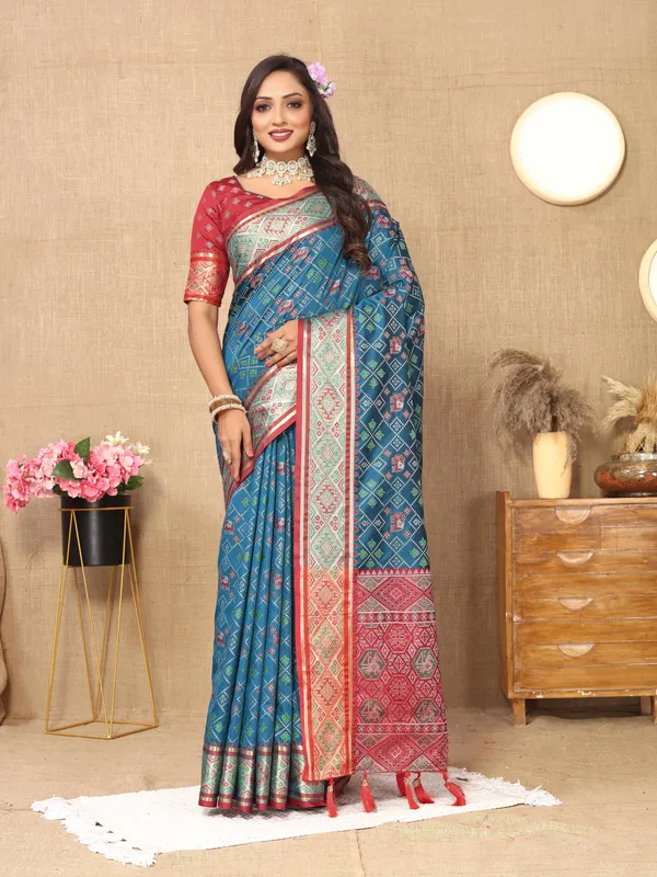 Navy_Blue_Soft_Patola_Silk_With_Meenakari_Zari_Weaving_Patterns_And_Rich_Zari_Weaving_Pallu_Saree