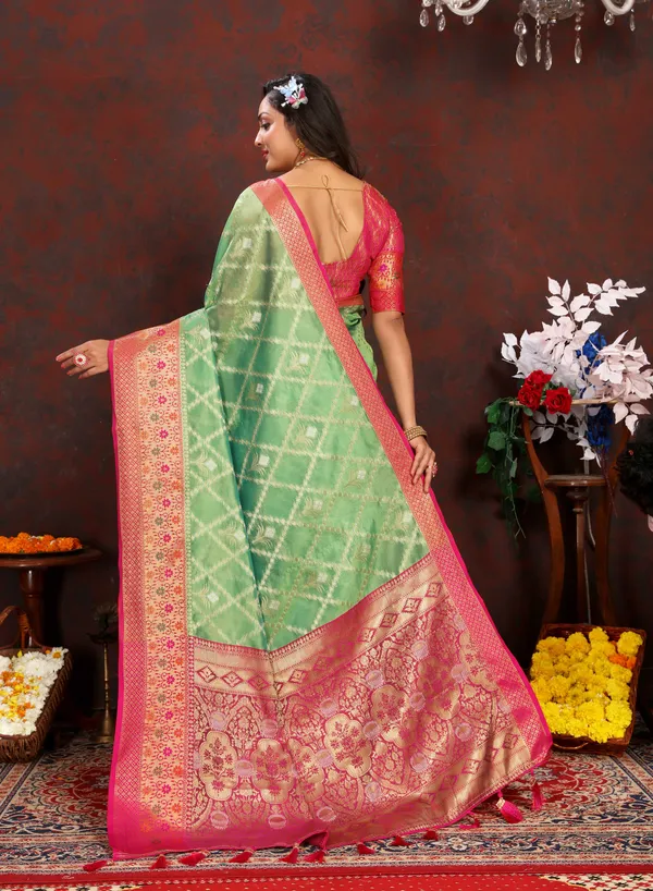 Green_Soft_Organza_Silk_With_Meenakari_Weaving_Design_Pallu_Saree